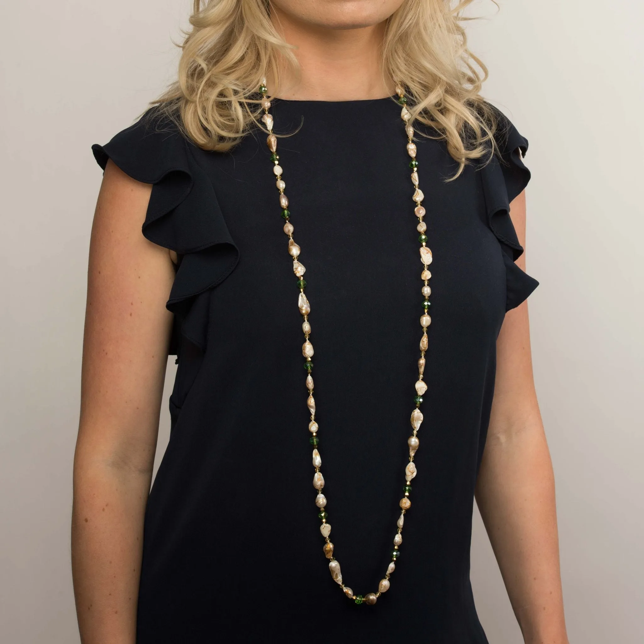 Baroque Cheerful Pearls Necklace