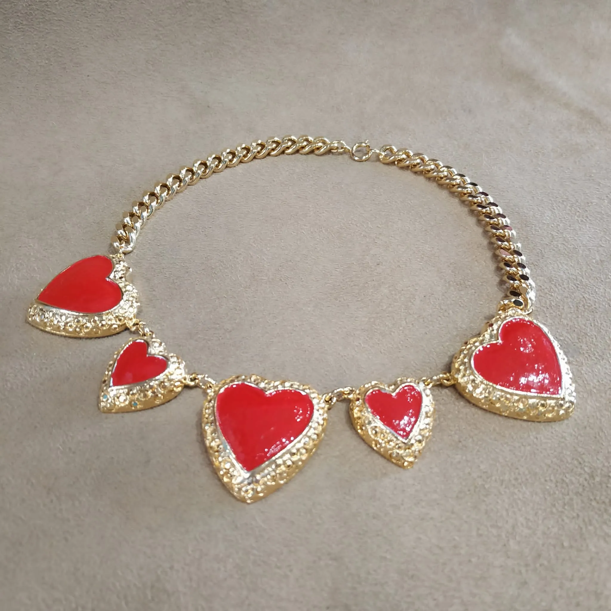Red heart enamel fun vintage  necklace