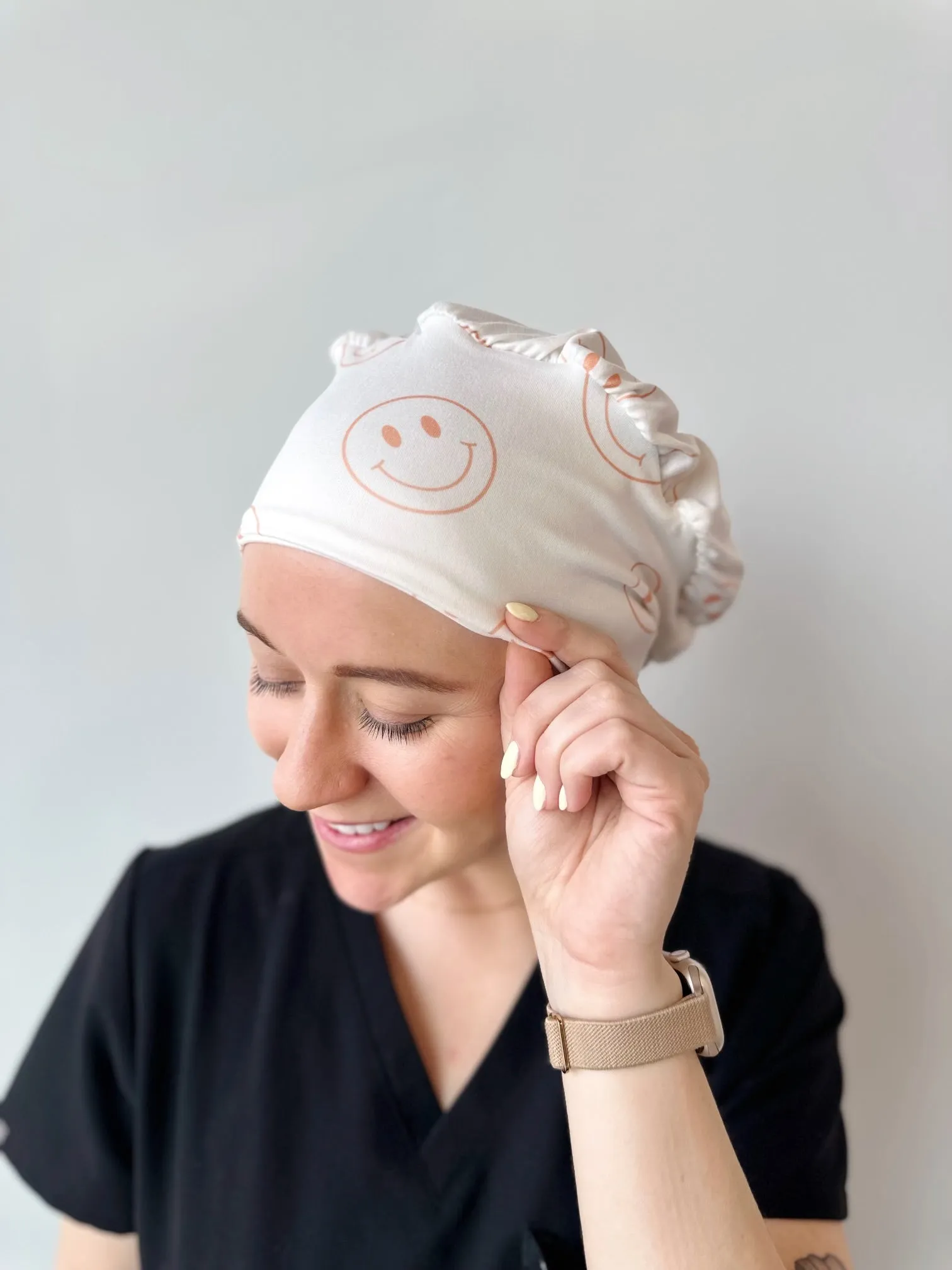 Scrub Hat - Off White Smiley