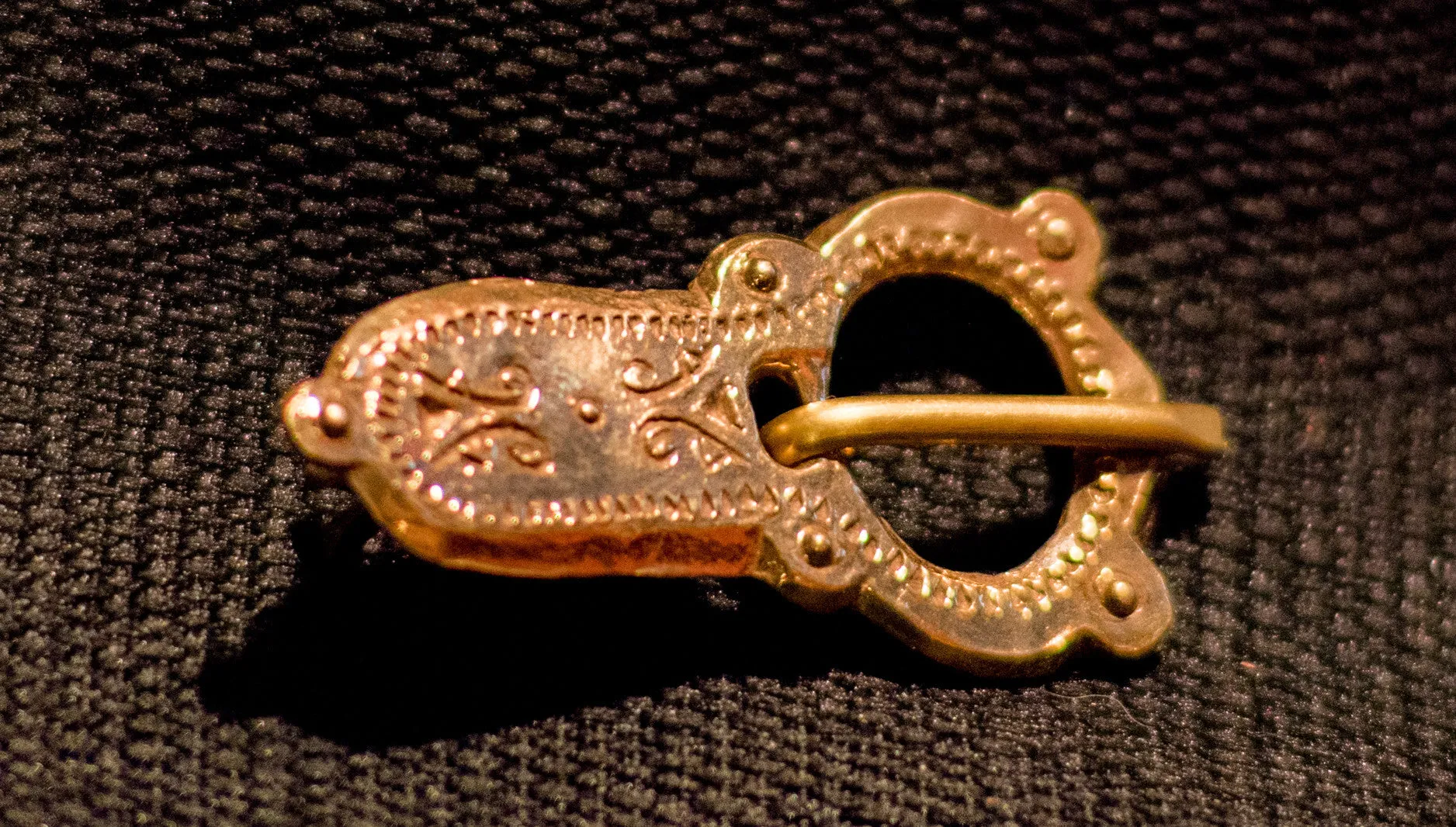 Viking Belt Buckle with lined pattern on plate - Y-01
